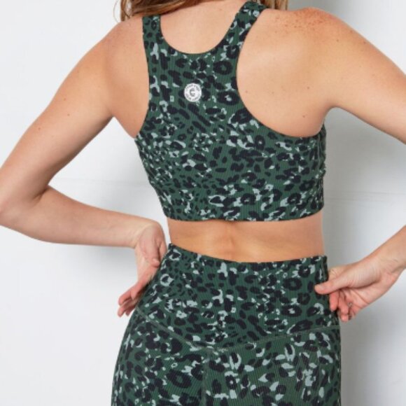 NEW Cream Yoga Green Cheetah Set - Picture 5 of 6